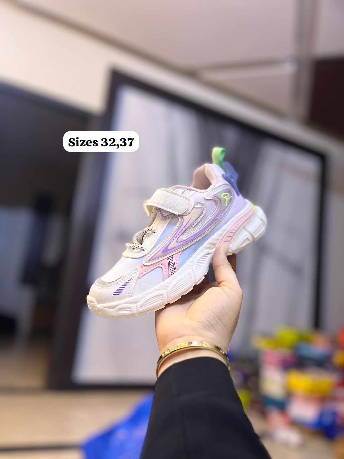 BESTES QUALITY KIDS SHOES