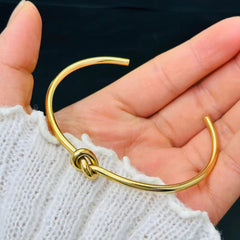 ✨ Stainless Steel Knot Bangle ✨