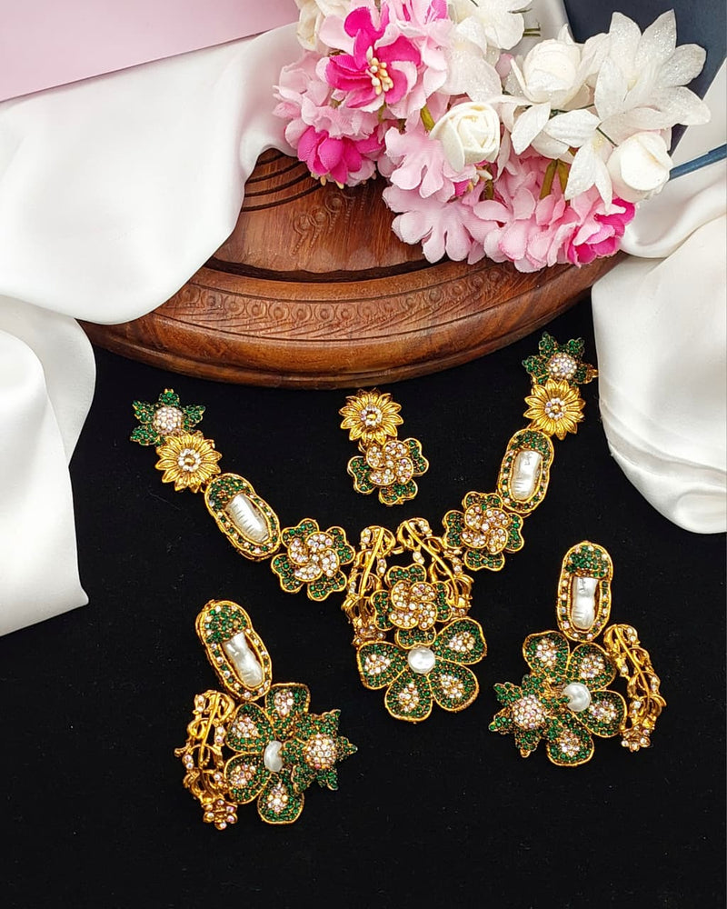 ✨ Beautiful Designer Fine Quality MOP Turkish Necklace Set with Tika 💞💫 ✨